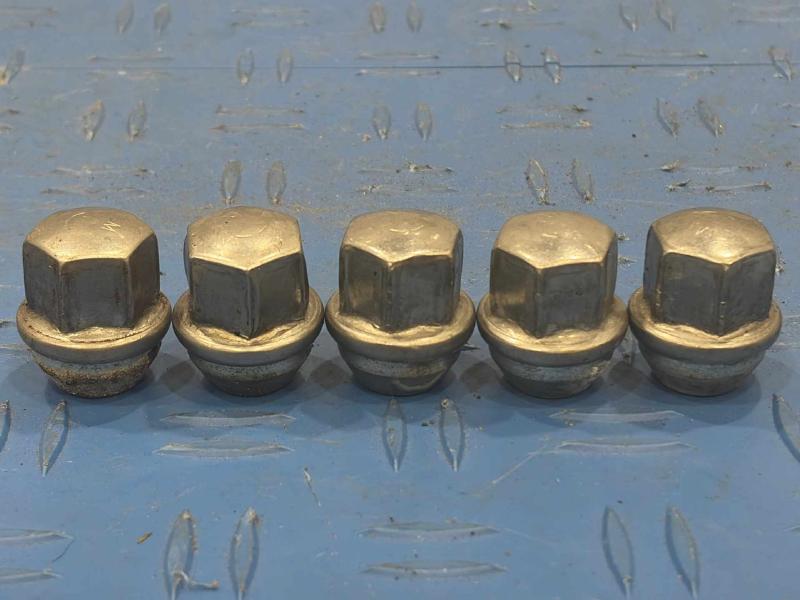2020 Dodge Charger Lug Nuts