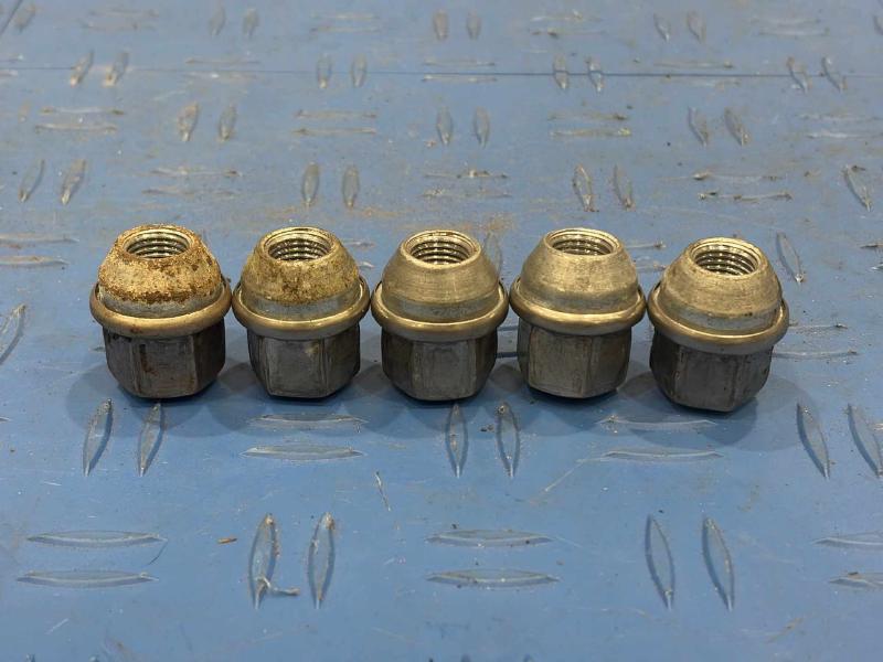 2020 Dodge Charger Lug Nuts