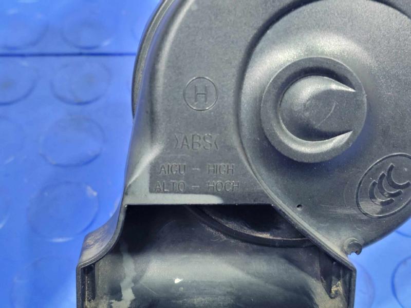 2009-2017 Volkswagen Tiguan High Note Horn Assembly Genuine OEM 5N0951223A