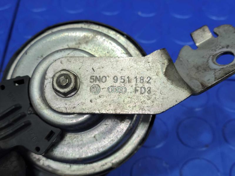 2009-2017 Volkswagen Tiguan High Note Horn Assembly Genuine OEM 5N0951223A