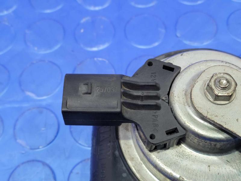 2009-2017 Volkswagen Tiguan High Note Horn Assembly Genuine OEM 5N0951223A