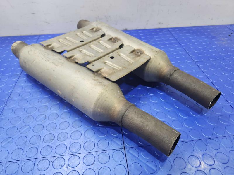 2013 Infiniti FX35 Muffler