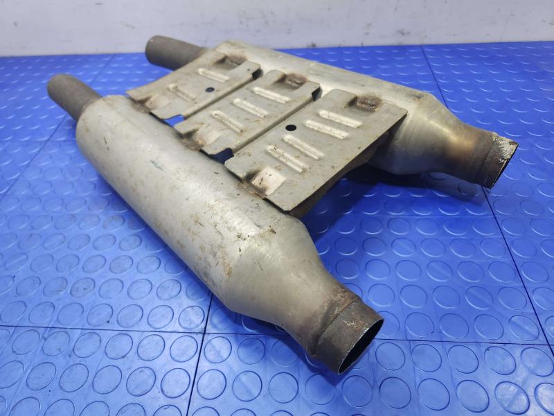 2013 Infiniti FX35 Muffler