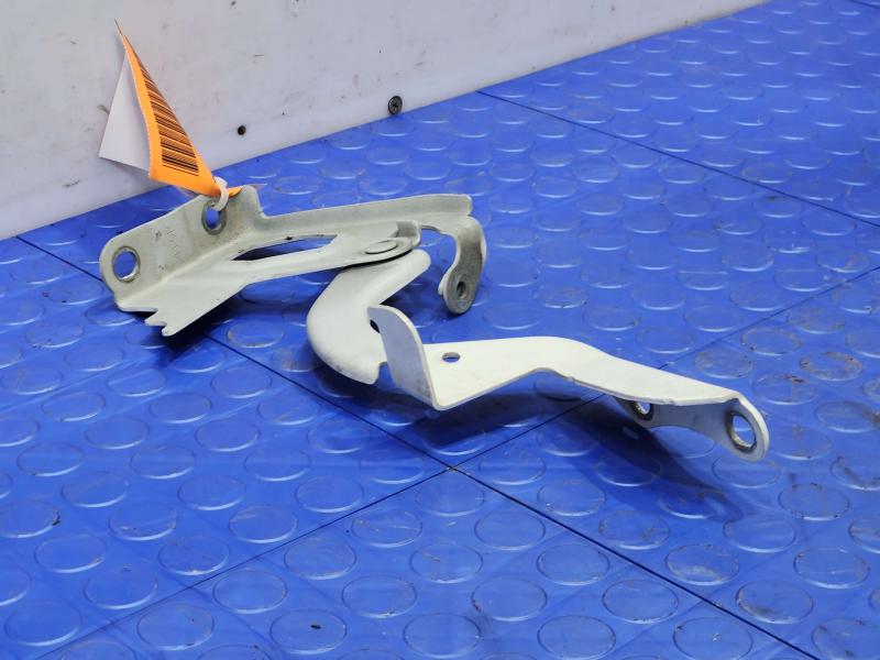 2014 Toyota RAV4 Hood Hinge