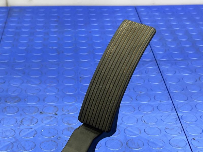 2011-2013 Dodge Durango Accelerator Pedal Assembly Genuine OEM Part 52124785AD