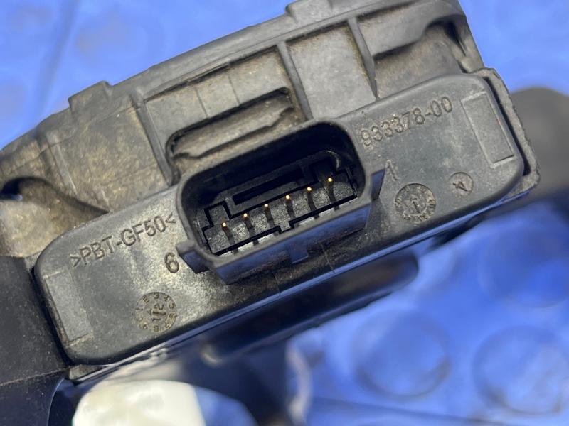 2011-2013 Dodge Durango Accelerator Pedal Assembly Genuine OEM Part 52124785AD