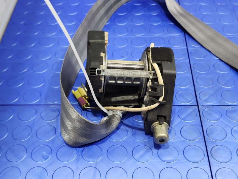 2005 Volkswagen Jetta Front Seat Belt