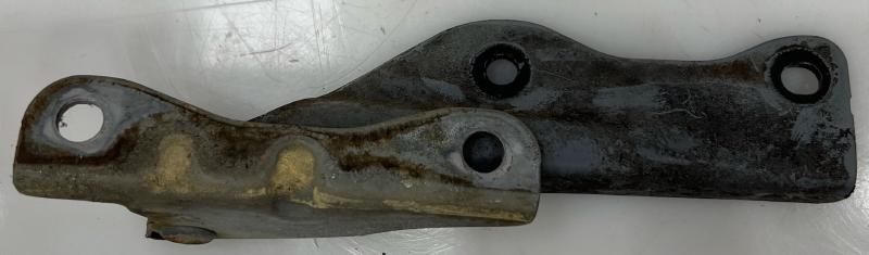 2002 - 2007 Subaru Impreza Hood Hinge LH Driver Side OEM 57260AE030