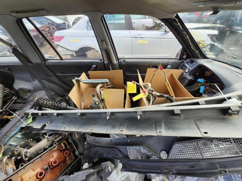 2001 Honda CR-V Front Door