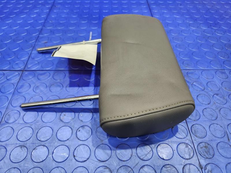 2014 Chevrolet Silverado 1500 Headrest