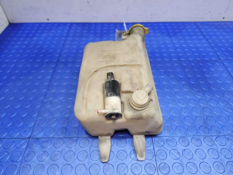 2002 Dodge Ram 1500 Washer Bottle