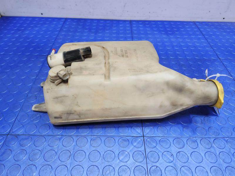 2002 Dodge Ram 1500 Washer Bottle