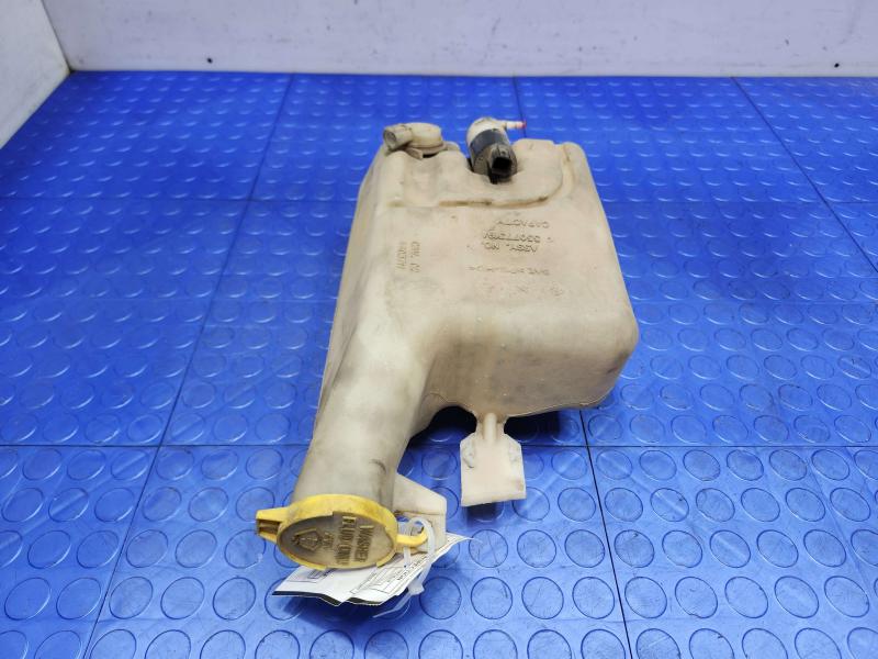 2002 Dodge Ram 1500 Washer Bottle