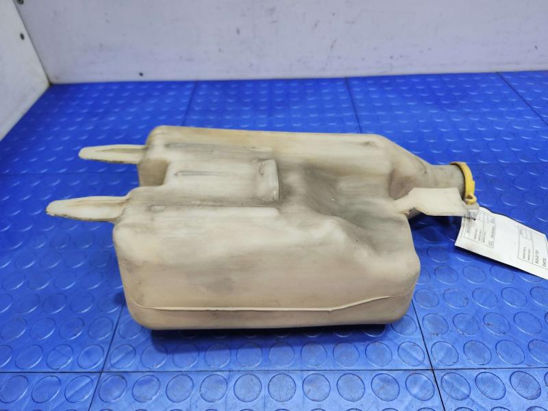 2002 Dodge Ram 1500 Washer Bottle