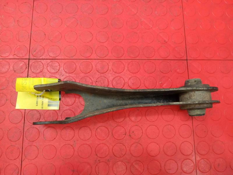 2016 Chrysler 200 Lower Control Arm Rr