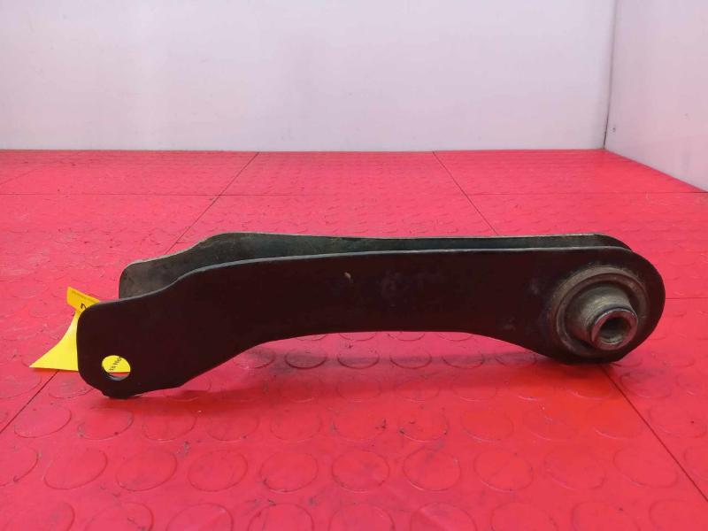 2016 Chrysler 200 Lower Control Arm Rr