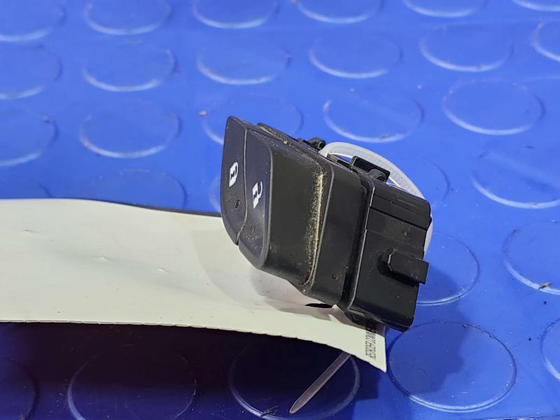 2019 GMC Terrain Door Switch Front
