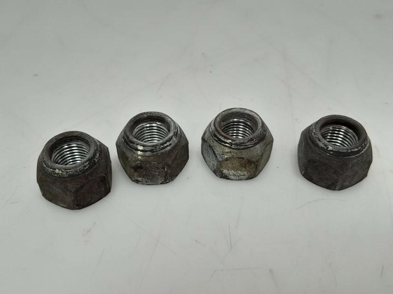 2015 Nissan Versa Lug Nuts