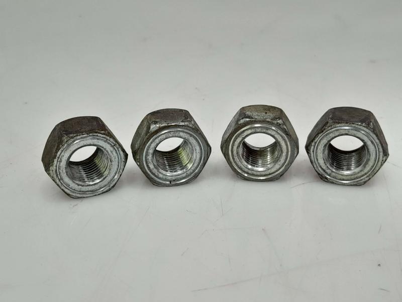 2015 Nissan Versa Lug Nuts
