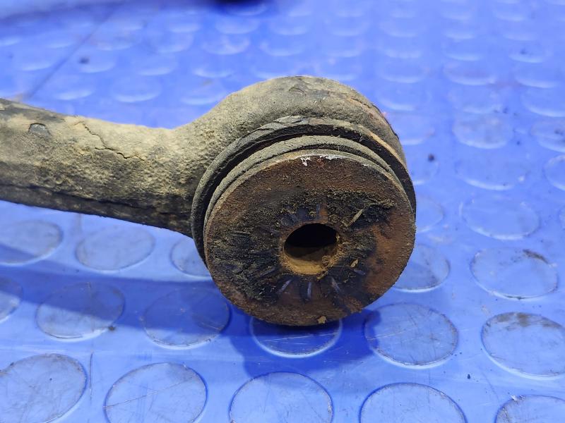 2010 Chevrolet Tahoe Upper Control Arm Front