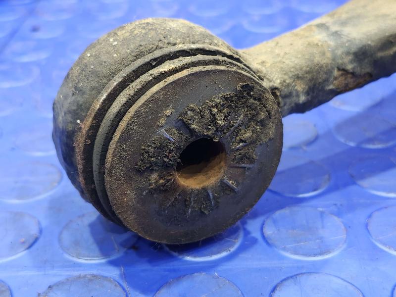 2010 Chevrolet Tahoe Upper Control Arm Front