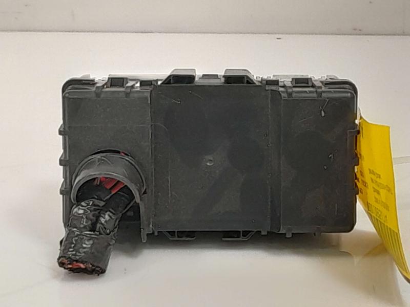2017 Buick Lacrosse Junction Block Assembly OEM 33172518