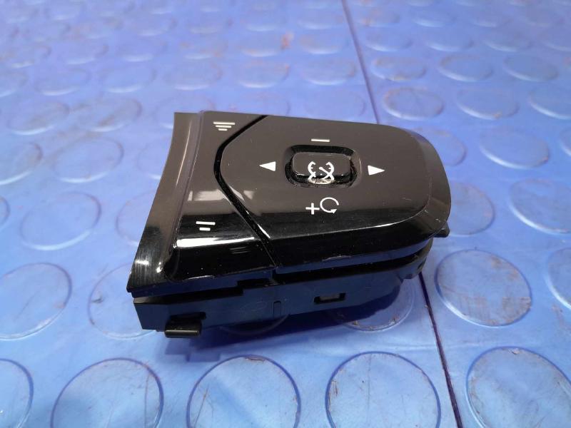 2018 Volvo S90 Combination Switch
