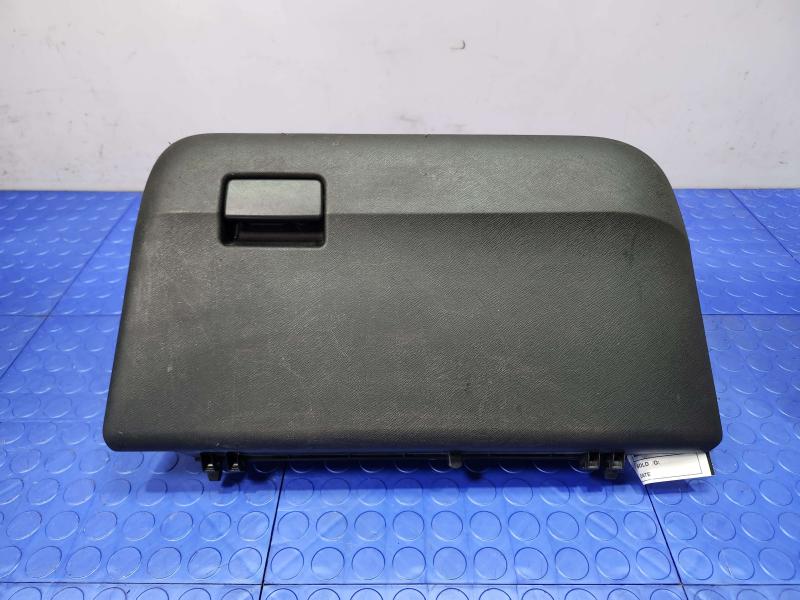 2015 Toyota Prius Glove Box