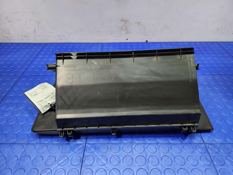 2015 Toyota Prius Glove Box
