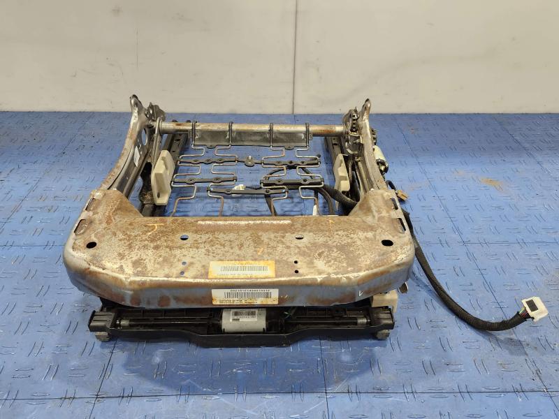 2015 Nissan Rogue Seat Track