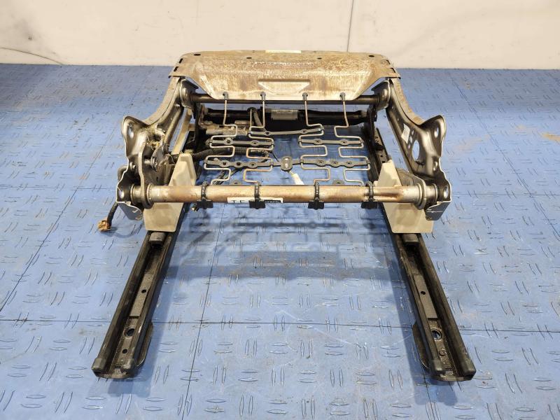 2015 Nissan Rogue Seat Track