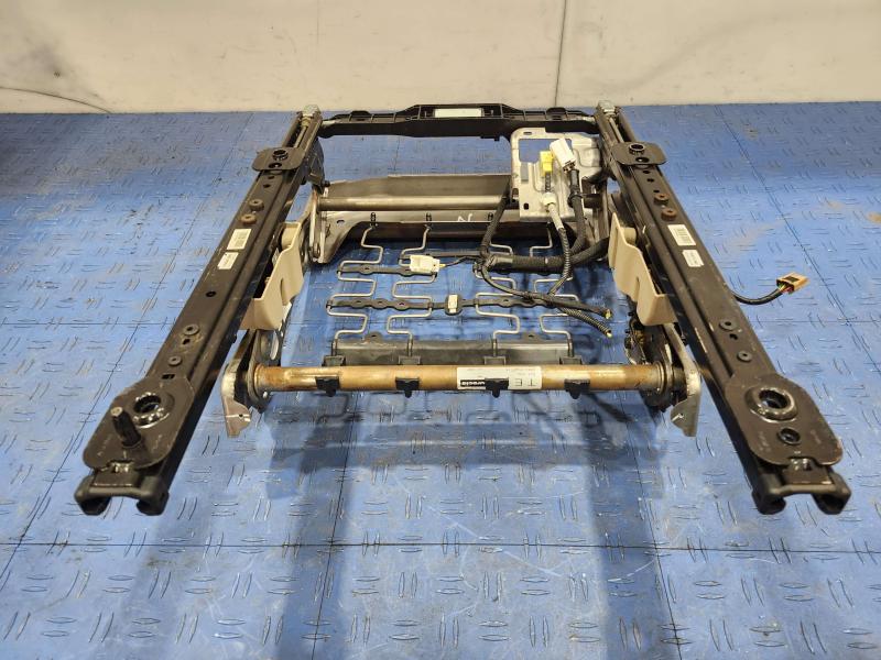 2015 Nissan Rogue Seat Track