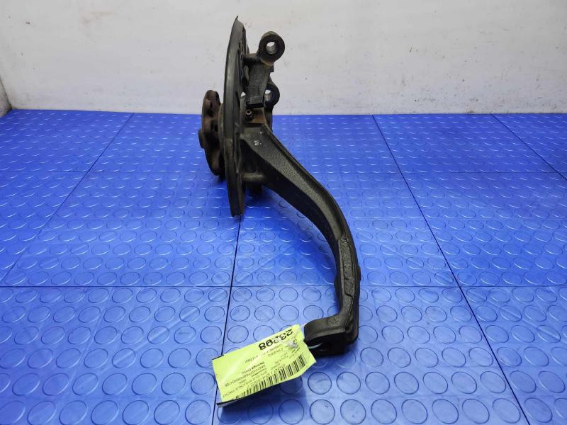 2011 Volkswagen Touareg Spindle Knuckle Front