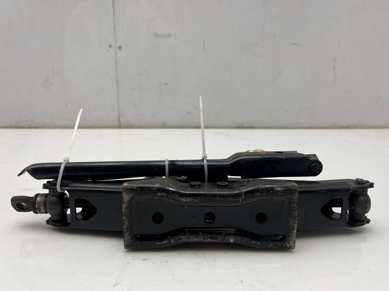 2003 - 2005 Lincoln Aviator Spare Tire Tools Jack Kit Assembly OEM
