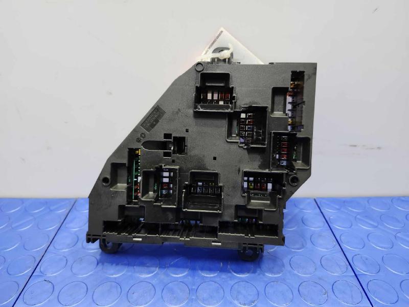 2016 BMW 528I Engine Fuse Box