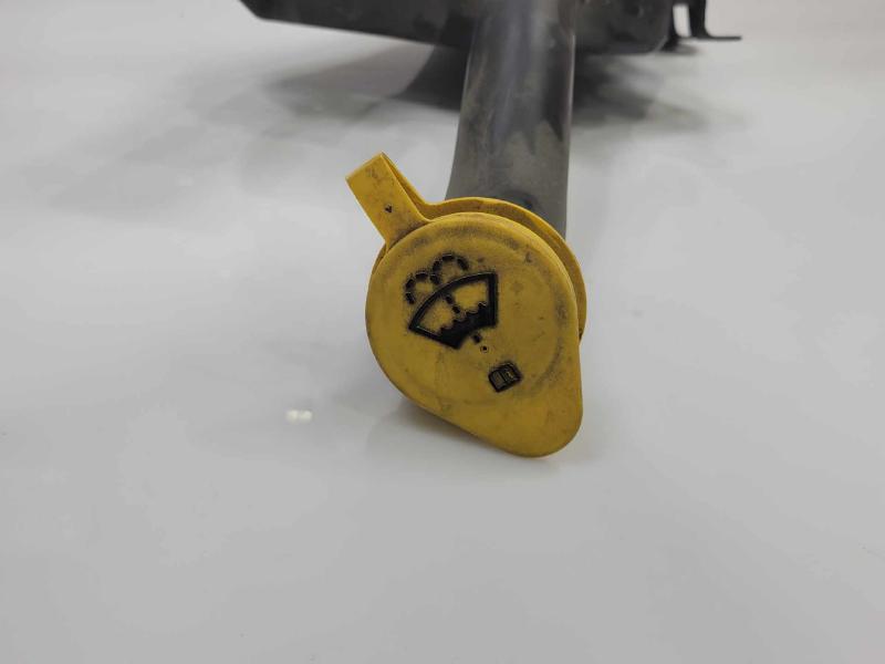 2015 Chrysler 200 Washer Bottle