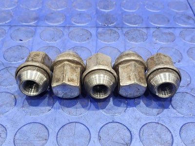 2015 Jeep Grand Cherokee Lug Nuts