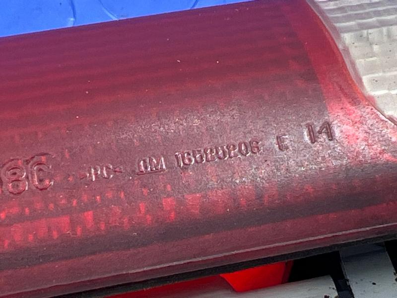 2003 Chevrolet Silverado 2500 3Rd Brake Light Avoidance Lamp