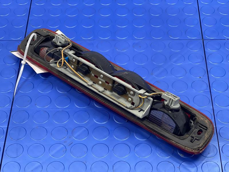 2003 Chevrolet Silverado 2500 3Rd Brake Light Avoidance Lamp