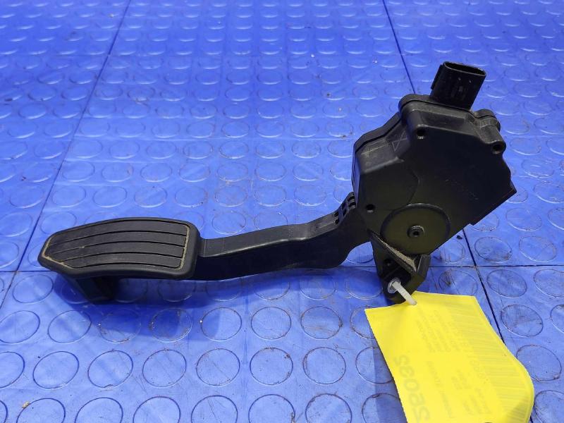 2018-2019 Subaru XV Crosstrek Accelerator Pedal Assembly OEM 36010FL020