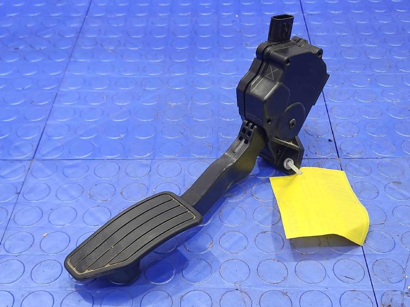 2018-2019 Subaru XV Crosstrek Accelerator Pedal Assembly OEM 36010FL020