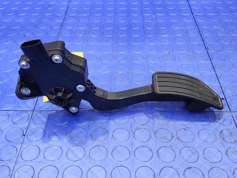 2018-2019 Subaru XV Crosstrek Accelerator Pedal Assembly OEM 36010FL020