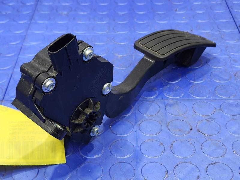 2018-2019 Subaru XV Crosstrek Accelerator Pedal Assembly OEM 36010FL020