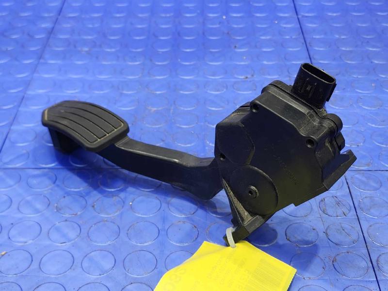 2018-2019 Subaru XV Crosstrek Accelerator Pedal Assembly OEM 36010FL020