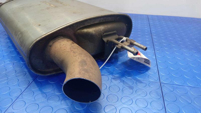 2015-2018 Kia Sorento 3.3L AWD Center Intermediate Exhaust Muffler OEM 28650C6200