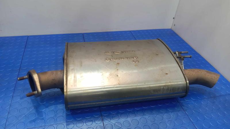2015-2018 Kia Sorento 3.3L AWD Center Intermediate Exhaust Muffler OEM 28650C6200