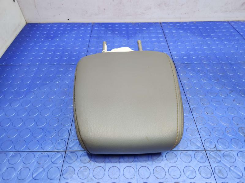 2012 Ford F-250 Super Duty Headrest