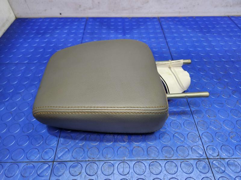 2012 Ford F-250 Super Duty Headrest