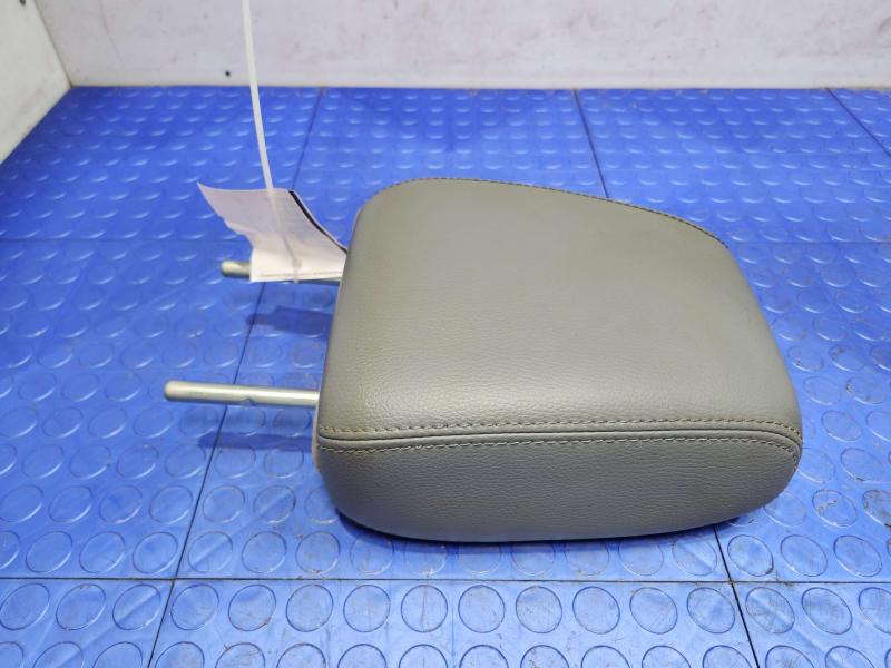 2012 Ford F-250 Super Duty Headrest