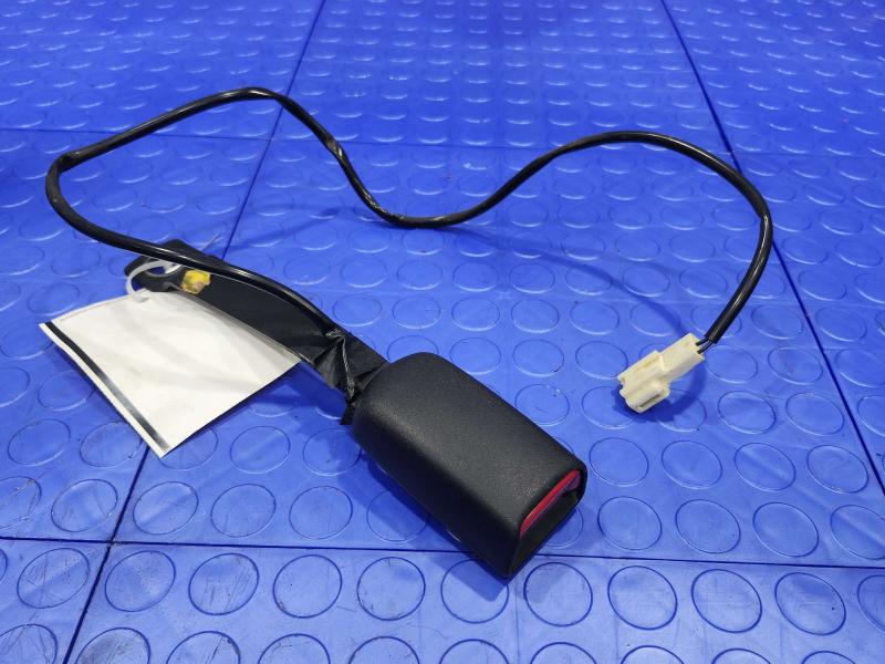 2012 Subaru Legacy Front Seat Belt